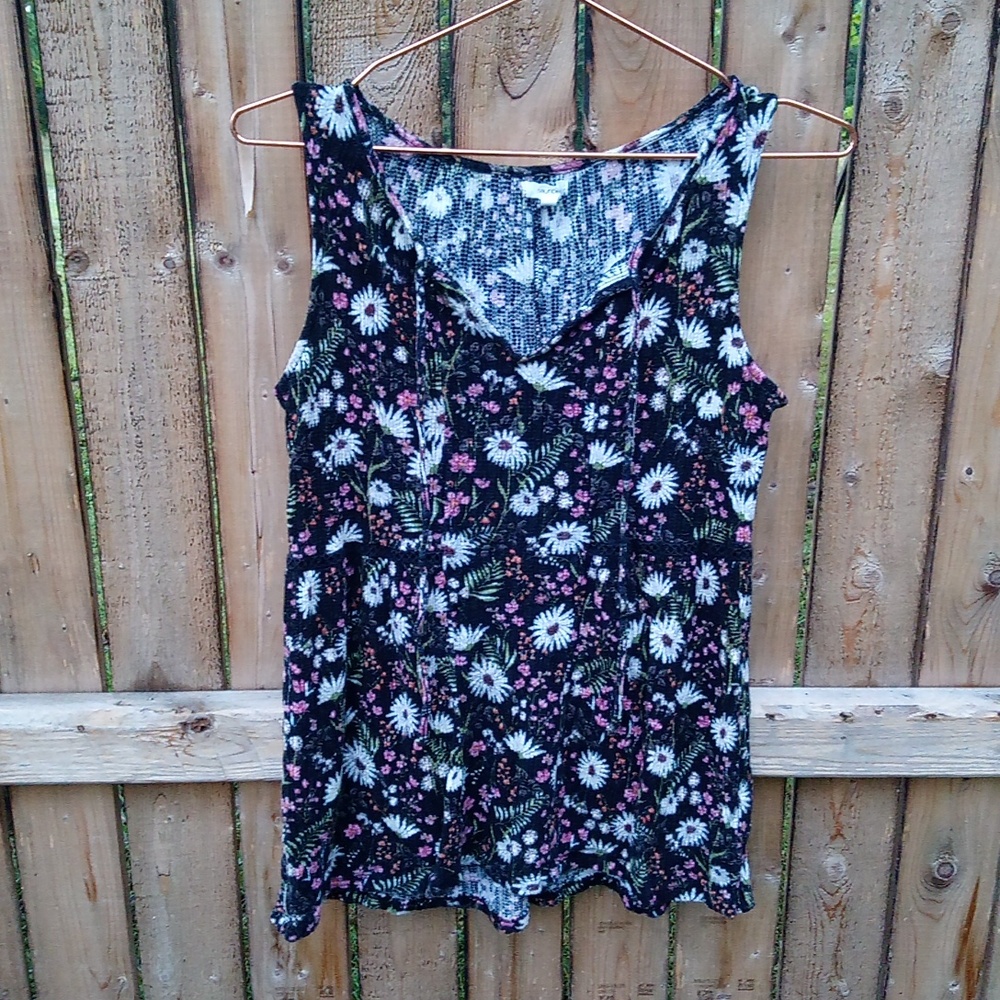 Maurices Soft Ribbed Sleeveless Flowy Sweater Top Flower Pattern Cut Out Detail